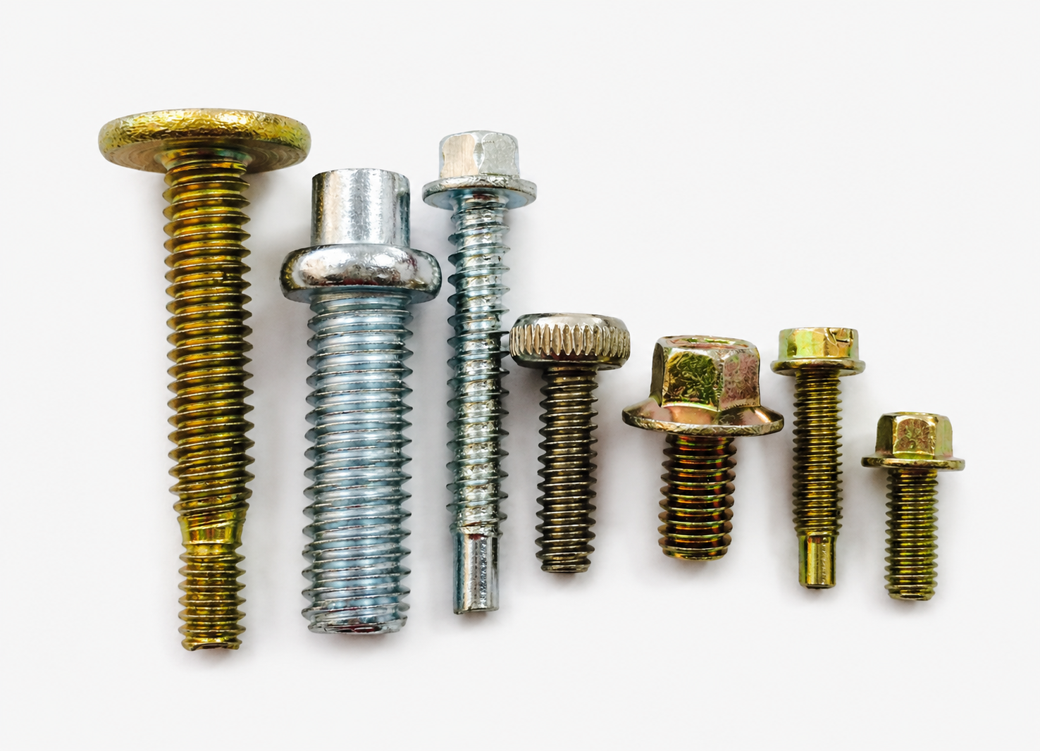 Parafusos-especiais-tork-phillips-autobrocante-fenda-cobre-aluminio-zinco
